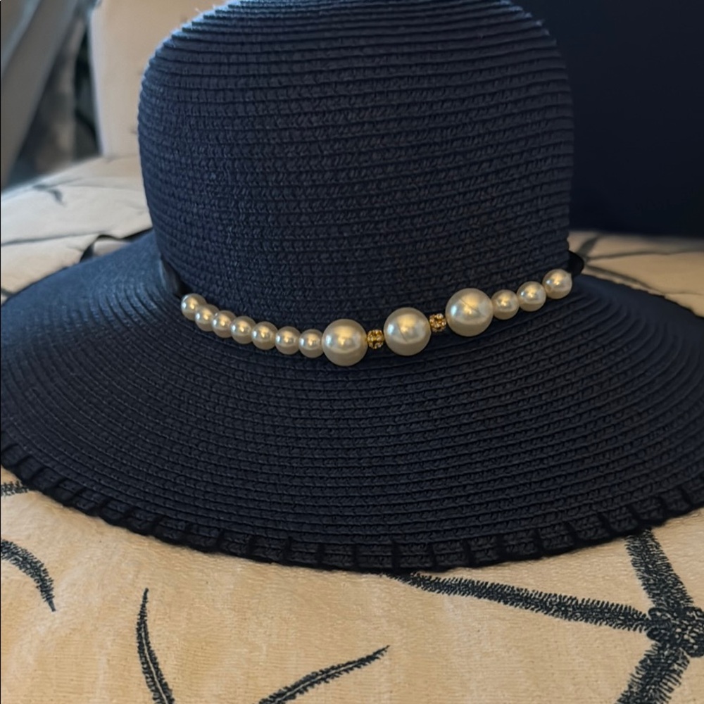 NWOT Stylish Blue and White Sun Hat with Floppy Brim 100% Paper